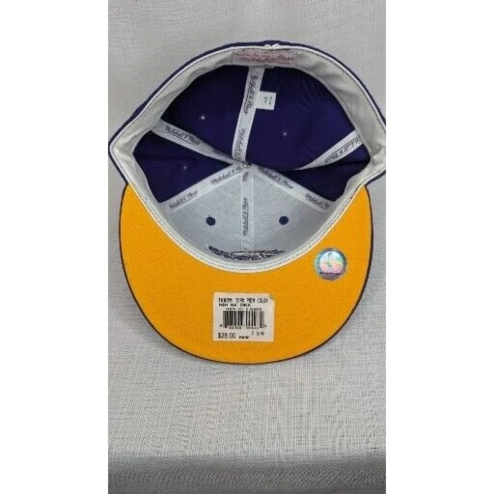 Mitchell & Ness Los Angeles LA Lakers Purple Fitted Hat Size 7 3/8‎ - NEW